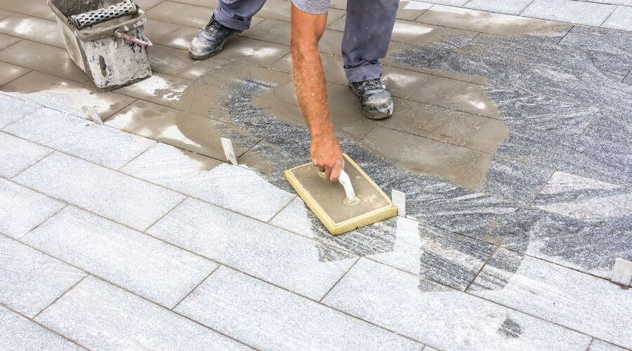 Professional gutter cleaning in Thomson, IL